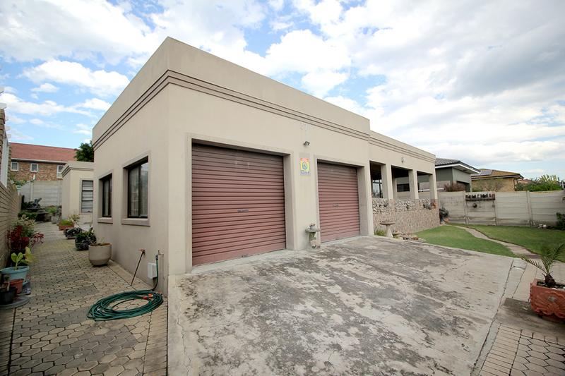 3 Bedroom Property for Sale in Reebok Western Cape